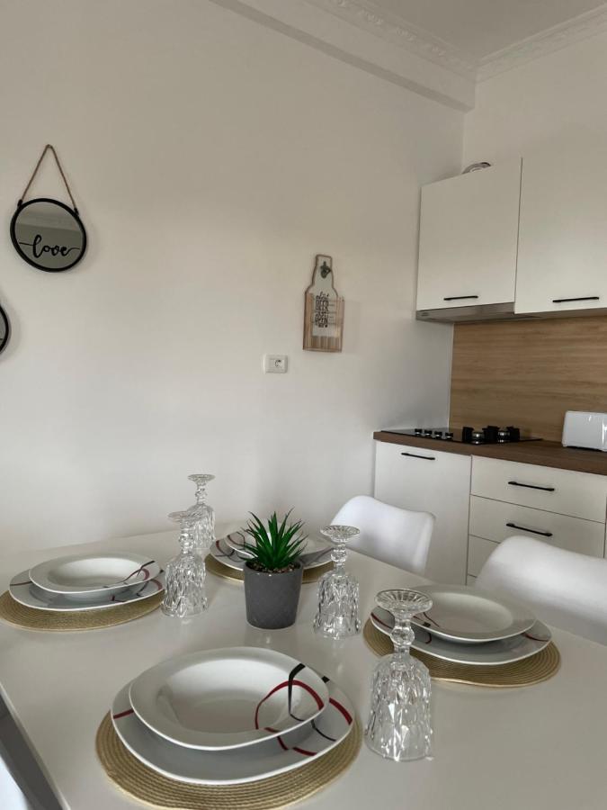 The Sunset Apartment Vlorë Εξωτερικό φωτογραφία